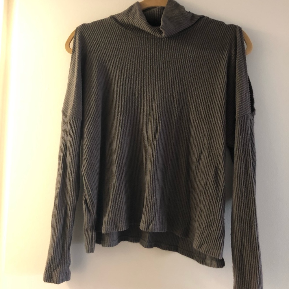 Cold shoulder roll neck